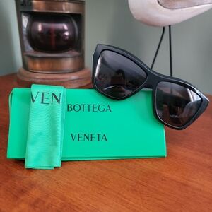Bottega Veneta BV1092S Oversized Sunglasses Black Acetate Sunglasses